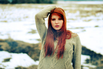 Картинка девушки -+рыжеволосые+и+разноцветные свитер рыженькая