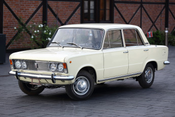 Картинка автомобили fiat 125