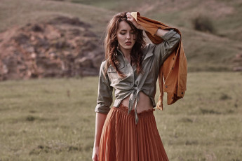 Картинка девушки -+брюнетки +шатенки рубашка куртка юбка кристина карамышева