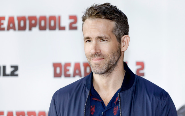 Обои картинки фото мужчины, ryan reynolds, актер, щетина, куртка