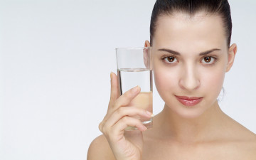 Картинка девушки -+лица +портреты лицо стакан вода