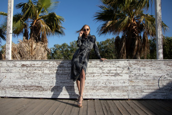 Картинка девушка+-+girl девушки -+брюнетки +шатенки девушка женщина шатенка темноволосая сексуальная модель звезда позирует разная обувь верхняя стильная одежда нижнее эротическое бельё трусы лифчик колготки чулки аксессуары макияж и множество элементов на фотографии