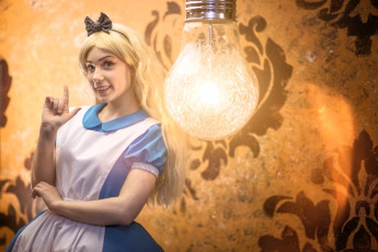 Картинка девушки sofia+lovegood костюм образ лампочка