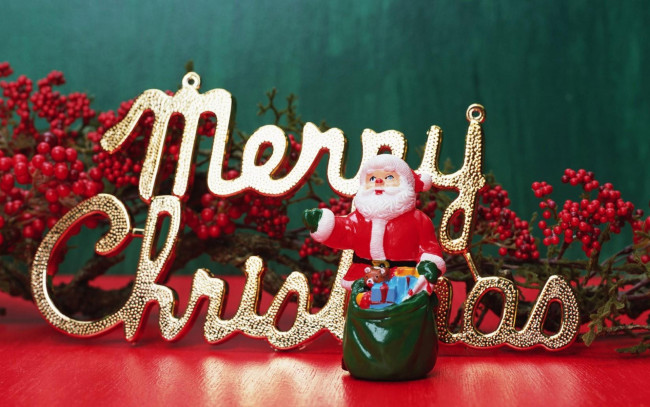 Обои картинки фото праздничные, фигурки, поздравление, ягоды, фигурка