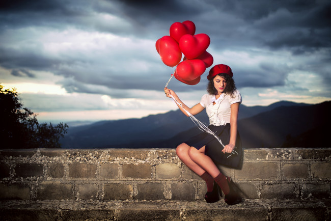 Обои картинки фото девушка - girl, девушки, - брюнетки,  шатенки, девушка, женщина, брюнетка, темноволосая, сексуальная, модель, звезда, позирует, разная, обувь, верхняя, стильная, одежда, нижнее, эротическое, бельё, трусы, лифчик, колготки, чулки, аксессуары, макияж, и, множество, элементов, на, фотографии