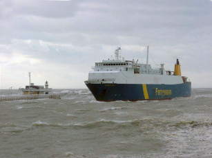 Картинка корабли теплоходы