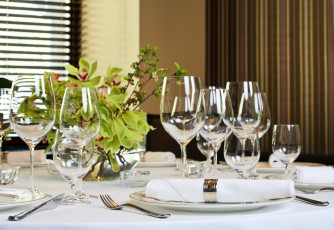 обоя разное, посуда,  столовые приборы,  кухонная утварь, бокалы, стол, сервировка, столовые, приборы, салфетки, тарелки