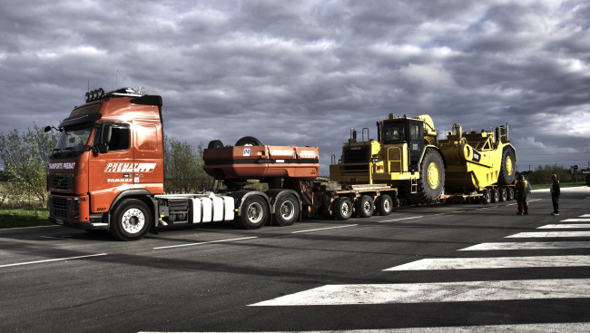 Обои картинки фото chargement 657g, техника, строительная техника, шоссе, грейдер, автотягач