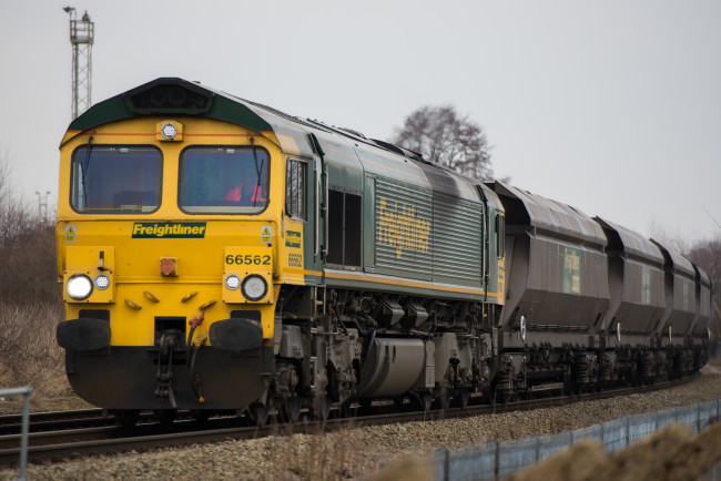 Обои картинки фото техника, поезда, состав, локомотив, рельсы, дорога, железная