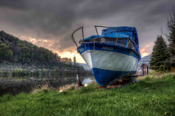 Картинка корабли катера лес река берег катер