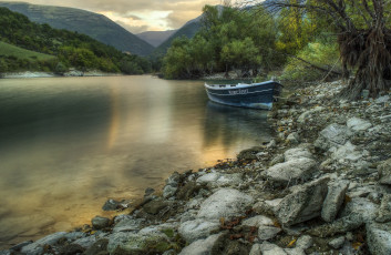 Картинка корабли лодки +шлюпки горы лес река лодка