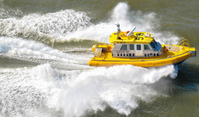 Обои картинки фото корабли, катера, катер, буруны