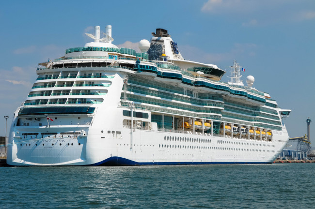 Обои картинки фото brilliance of the seas, корабли, лайнеры, круизный, лайнер