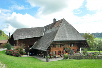 Картинка города -+здания +дома дом лето облака