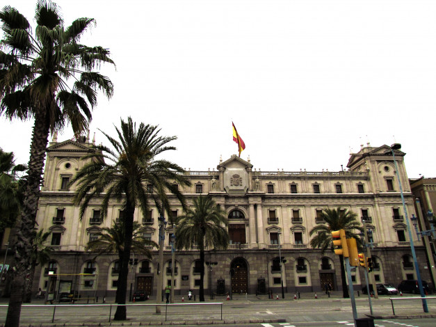 Обои картинки фото барселона, города, барселона , испания, здание, пальма