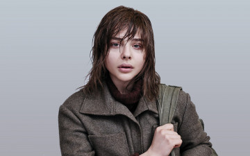 Картинка кино+фильмы suspiria+ 2018 chloe grace moretz suspiria пальто