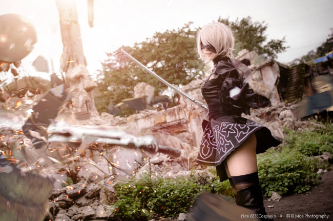 Обои картинки фото девушки, -unsort , девушки с оружием, андроид, развалины, оружие, девушка, 2в