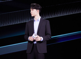 Картинка мужчины wang+yi+bo ван ибо wang yi bo