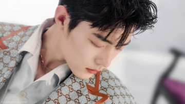 Картинка мужчины xiao+zhan лицо пиджак