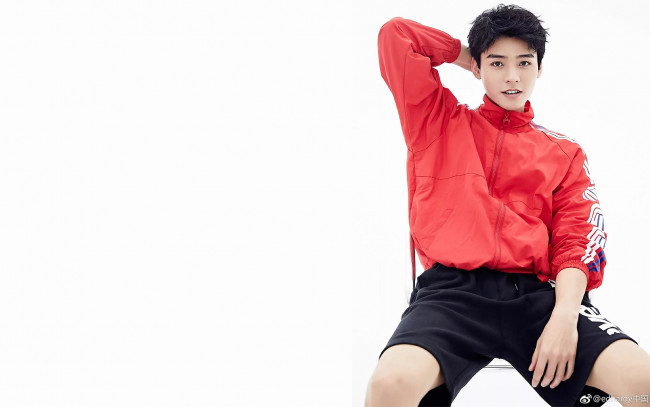 Обои картинки фото мужчины, gong jun | simon gong, актер, куртка, шорты