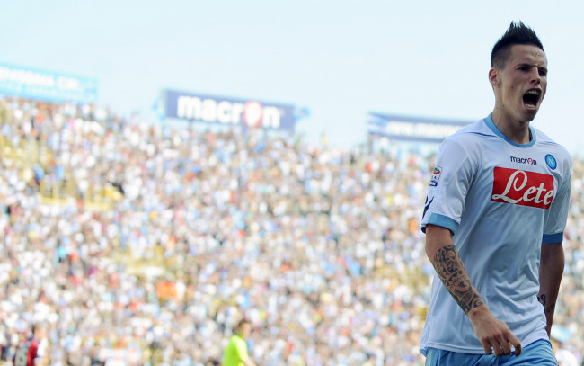 Обои картинки фото спорт, футбол, футболист, стадион