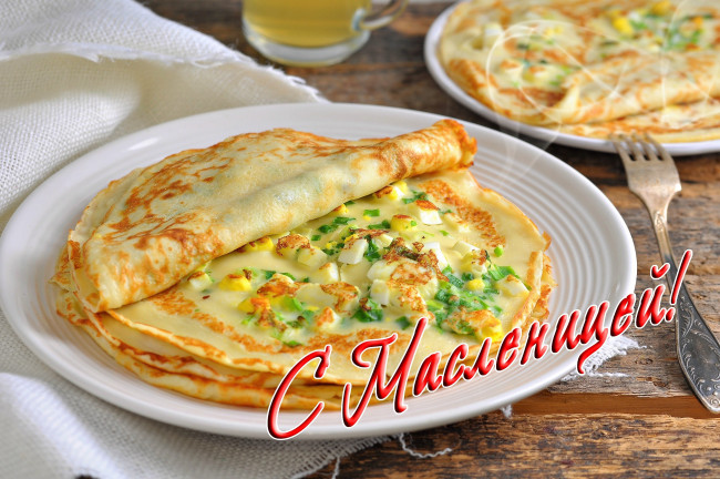 Обои картинки фото праздничные, масленица, блины, тарелки, вилка