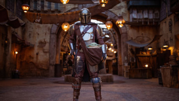 Картинка the+mandalorian+ сериал+2019+–+ кино+фильмы the+mandalorian мандалорец сериал трeтий сезон фантастика фэнтези боевик disney plus din djarin grogu pedro pascal