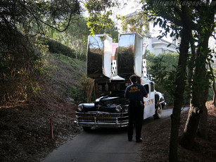 Картинка safety first автомобили классика