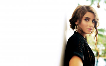 Картинка музыка nelly furtado серьги