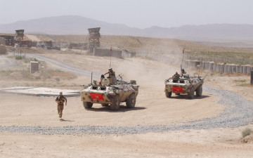 Картинка техника военная бтр