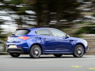 Картинка автомобили alfa+romeo 2014 940 uk-spec sportiva giulietta синий alfa romeo