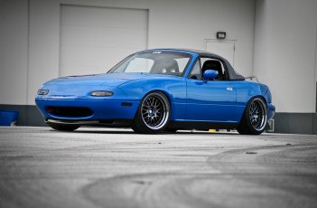 Картинка автомобили mazda