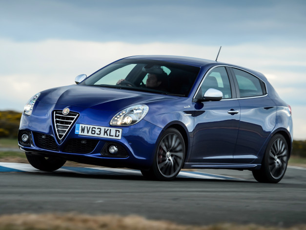 Обои картинки фото автомобили, alfa romeo, alfa, romeo, синий, 2014, 940, uk-spec, sportiva, giulietta