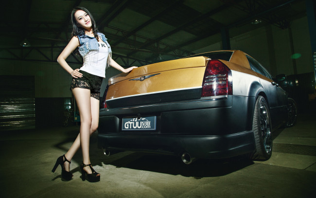 Обои картинки фото автомобили, авто с девушками, chrysler, 300c, девушка, азиатка
