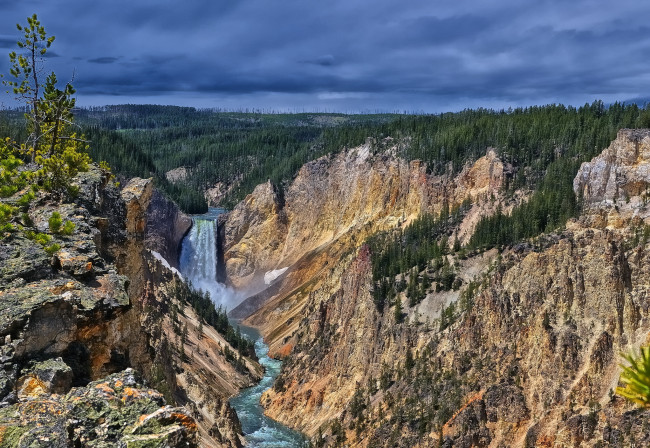 Обои картинки фото природа, водопады, горы, лес, ущелье, река, водопад