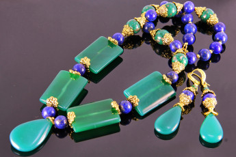 Картинка разное украшения +аксессуары +веера бусы серьги фон ожерелье бижутерия украшение