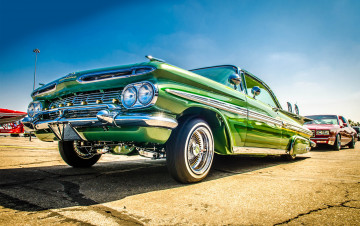 Картинка автомобили выставки+и+уличные+фото impala