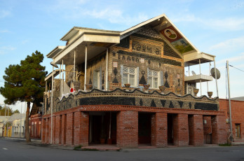 Картинка города гянджа+ азербайджан гянджа бутылочный дом 40000 бутылок