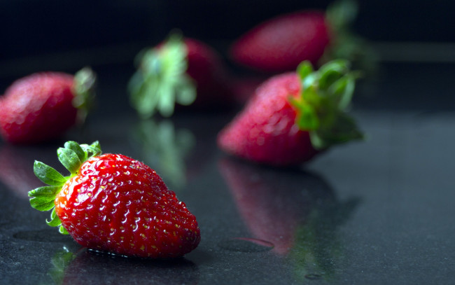 Обои картинки фото еда, клубника,  земляника, ягоды