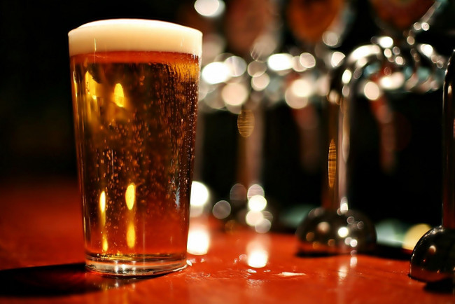 Обои картинки фото еда, напитки,  пиво, стакан, пиво, пена
