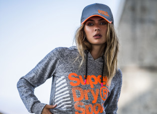 Картинка девушки -unsort+ блондинки +светловолосые fit модель спорт спортивный костюм superdry sport