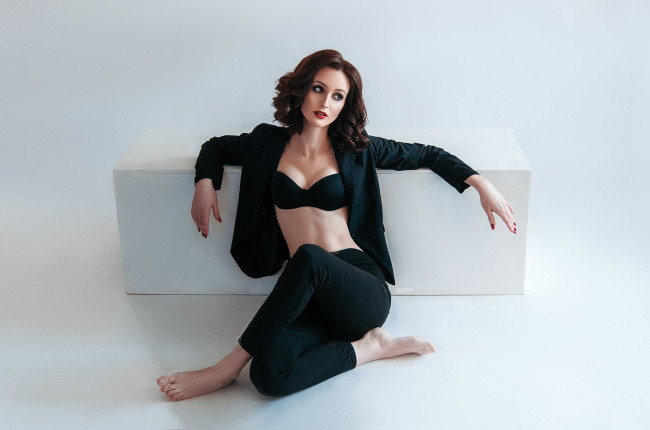 Обои картинки фото девушка, девушки, -unsort , брюнетки, темноволосые, модель