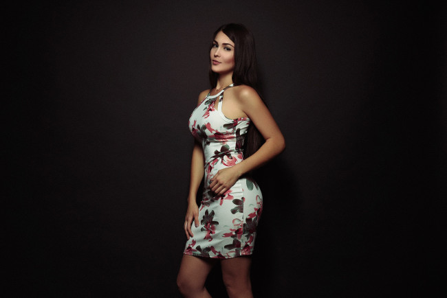 Обои картинки фото девушка, девушки, -unsort , брюнетки, темноволосые, модель, andreina berrueta