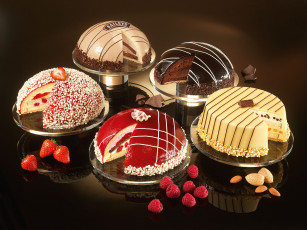 Картинка еда пирожные кексы печенье ягоды орехи шоколад клубника малина торты