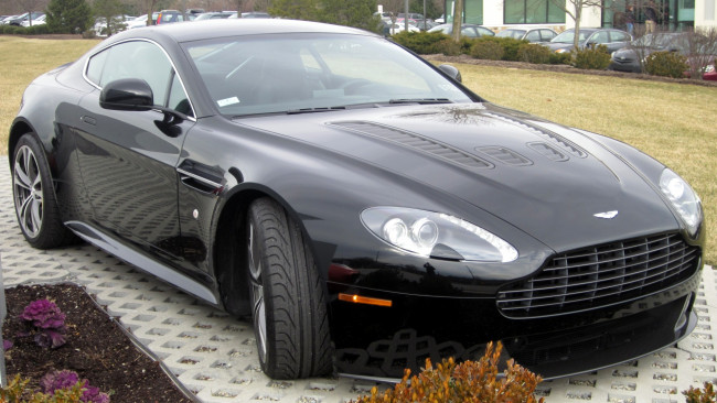 Обои картинки фото aston, martin, v12, vantage, автомобили, ltd, элитные, великобритания