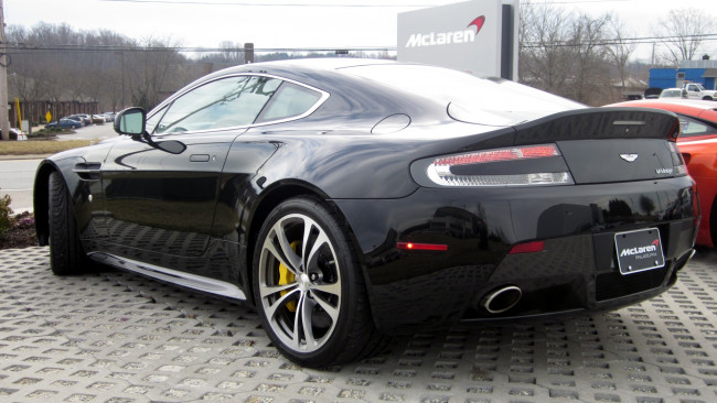 Обои картинки фото aston, martin, v12, vantage, автомобили, великобритания, элитные, ltd