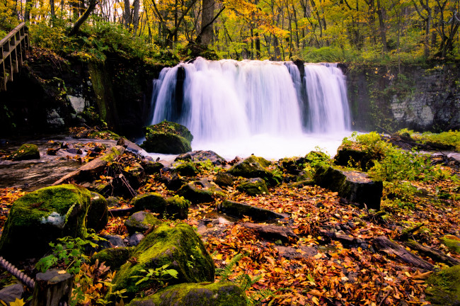 Обои картинки фото природа, водопады, китай, водопад, листья, камни, мох