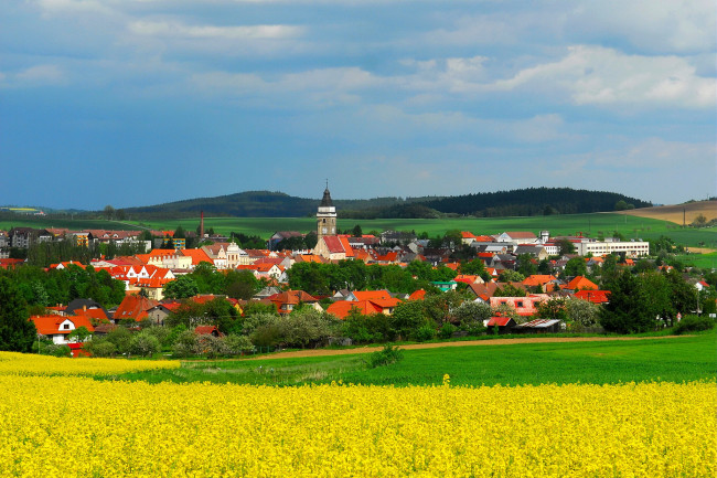 Обои картинки фото Чехия, jind&, 345, ich&, 367, hradec, города, пейзажи, пейзаж, дома, поля