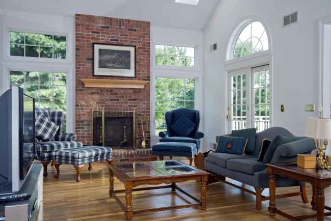 Обои картинки фото интерьер, гостиная, камин, картина, диваны