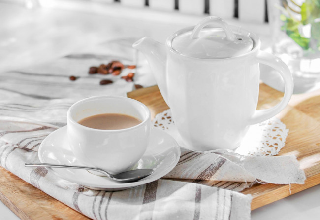 Обои картинки фото еда, кофе,  кофейные зёрна, чашка, чайник